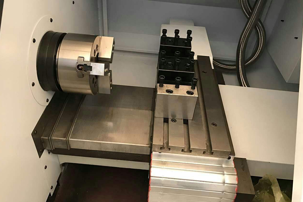 Composition and structure of precision CNC lathe